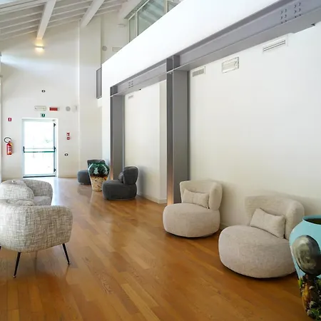 F52 Hotel Parma